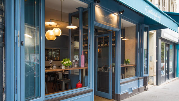 Quatre Vingt Neuf (89) Devanture