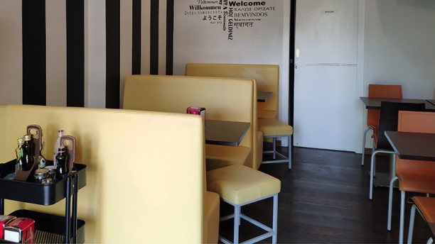 Izzy Casual Food Sala