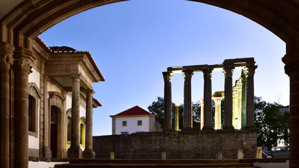 Loios - Pousada Convento Évora entrada