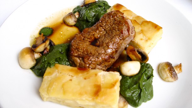 Loios - Pousada Convento Évora Prato principal