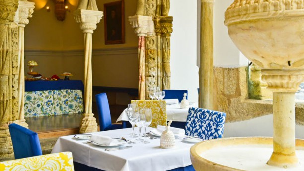 Loios - Pousada Convento Évora sala2