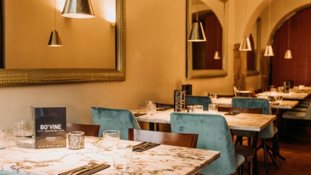Bovine - Steak & Wine Bar Vista da sala