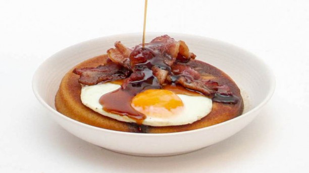 Café Mareva Pancake géant english breakfast