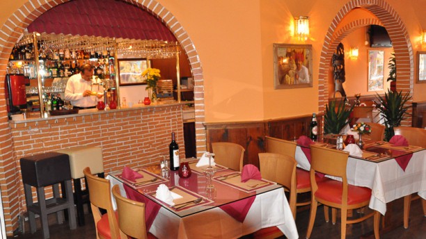Its A Nice Indian Restaurant With Authentic Ganesha Ganesha Indian Restaurant Restaurantzaal
