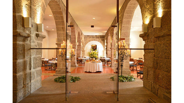 Dona Mafalda - Pousada de Guimarães sala entrada