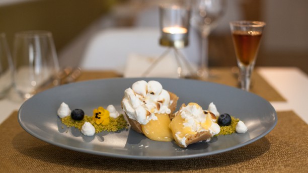 Downunder by Justin Jennings Tarte de Citrinos, Pistacio, Bagas Vermelhas