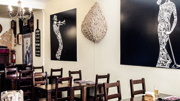 The CorkScrew Wine Bar Vista da sala