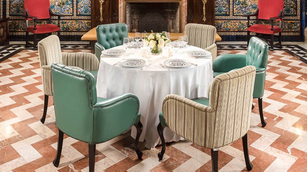 San Fernando - Hotel Alfonso XIII Mesa de 6 personas
