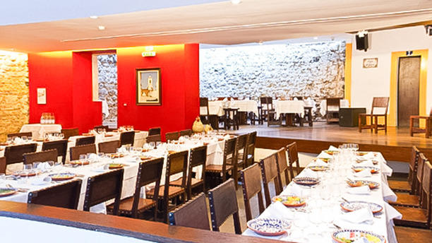 Páteo de Alfama refeitorio