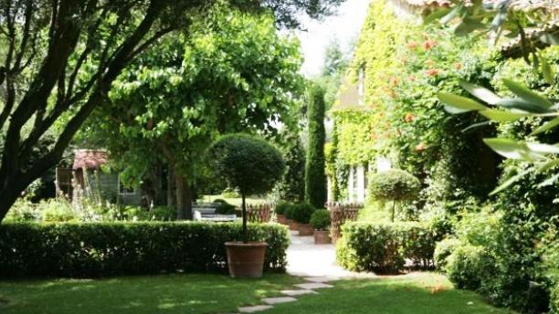 Vue extérieure - La Table du Marché by Pamela Anderson restaurant Vegan, Ramatuelle