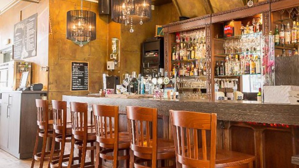 Diggels eetcafe in het oude postkantoor in Oud-Beijerland - Menu