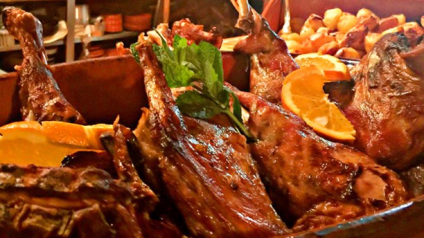Terras D´Além - Restaurante Regional Cabritinho em Forno a Lenha