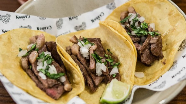 El Cabron Tacos y Tequilla Sugestão prato