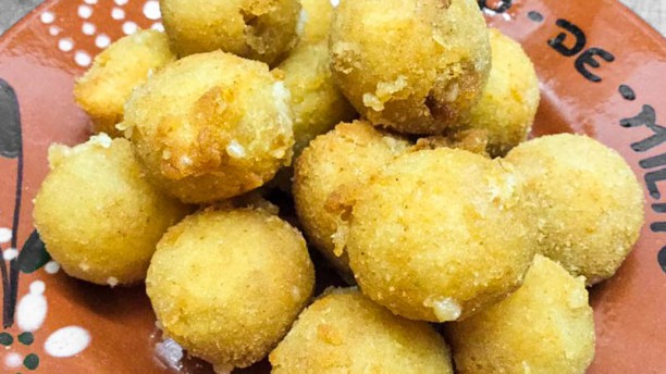 Mesa com Tradição Croquetes de alheira