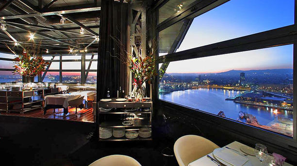 Restaurante Torre d'Alta Mar en Barcelona, Barceloneta, Port Vell