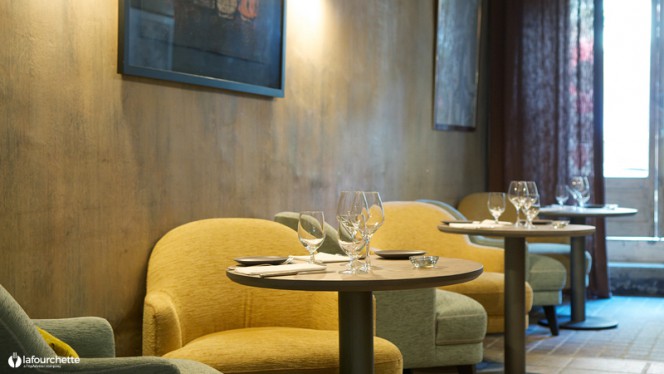 Mantel - Table 22 - Restaurant - Cannes