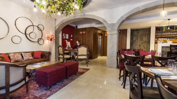 Lisbon Wine House Vista da sala