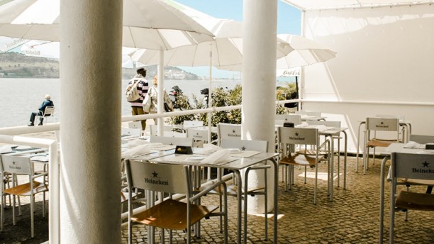Restaurante do Clube Naval de Lisboa Esplanada