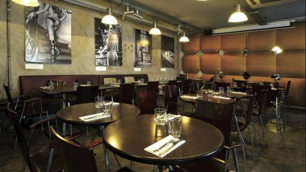 Le Paname Art Café Restaurant, 14 Rue de la Fontaine au