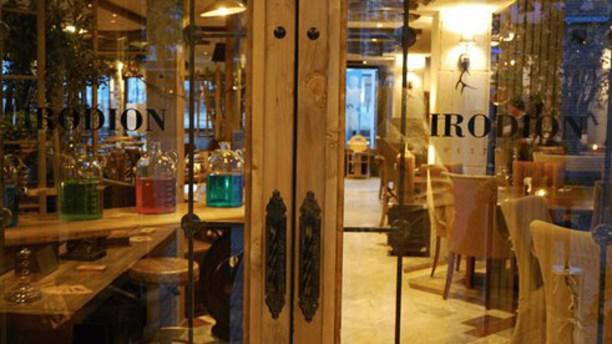 restaurant irodion à zaandam - menu, avis, prix et réservation