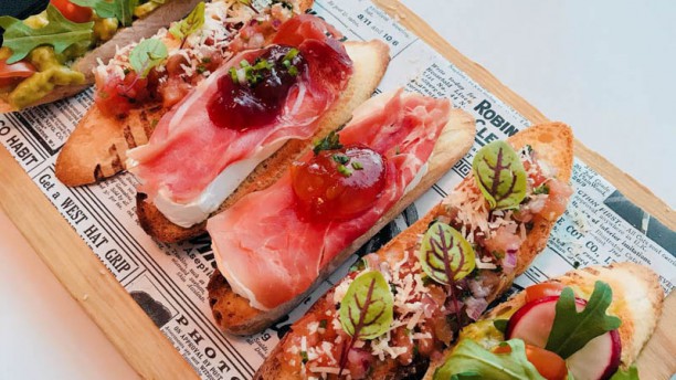 EVOLUTION Lisboa Bruschetta