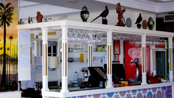 Delhi Darbar Cacilhas Vista do interior