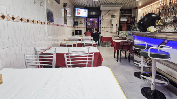 Yambu Restaurant Vista da sala