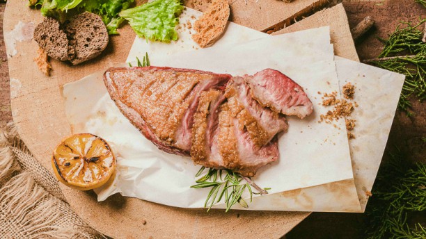 Saborear Peito de Pato com Mel e Alecrim