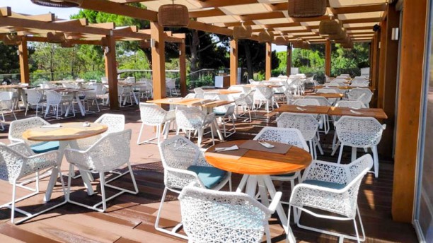 Open Deck - EPIC SANA Algarve Vista do interior