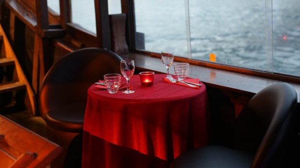 La Dame de Canton Salle