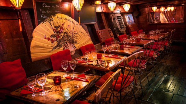 La Dame de Canton Salle