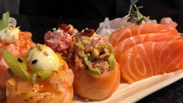 Okone Sushi e Peruano Prato