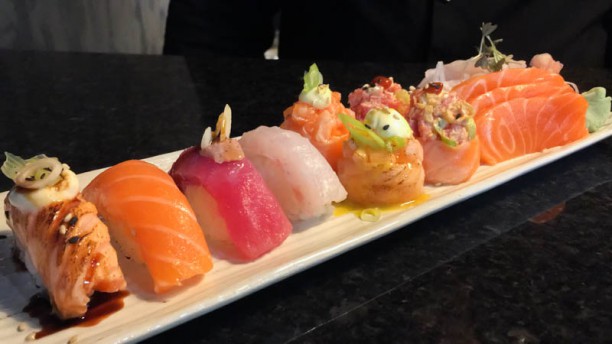 Okone Sushi e Peruano Prato