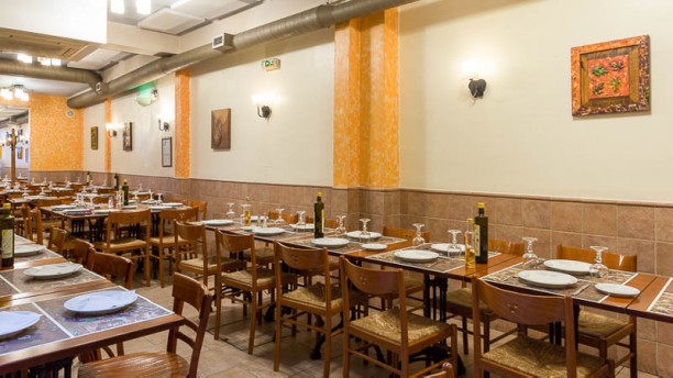 Adega Já Fumega sala do restaurante