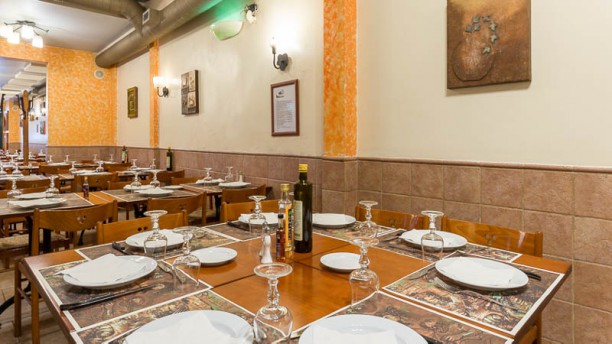 Adega Já Fumega sala do restaurante