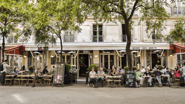Le Pere Fouettard Bar