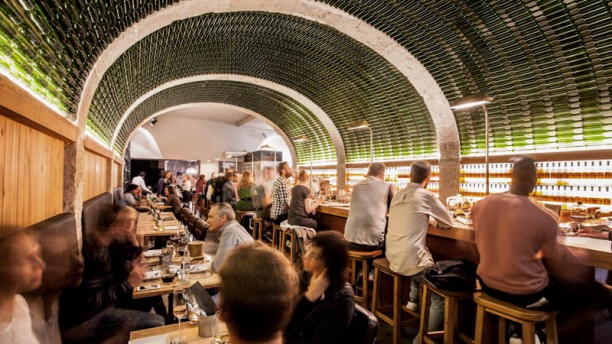 By The Wine - José Maria da Fonseca Sala Principal