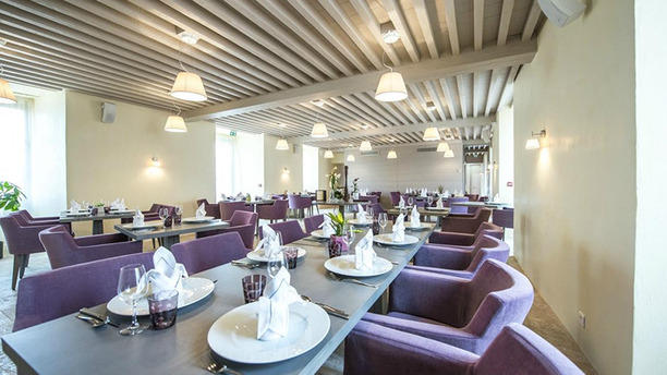 Restaurant Chateau du Bost Hotel & Restaurant à BellerivesurAllier