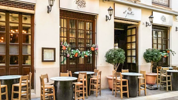 Restaurante El Patio - Bodega en Málaga, Alcazaba, Museo ...