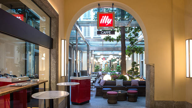 illy Caffè Monte Napoleone in Milan - Restaurant Reviews, Menu and ...