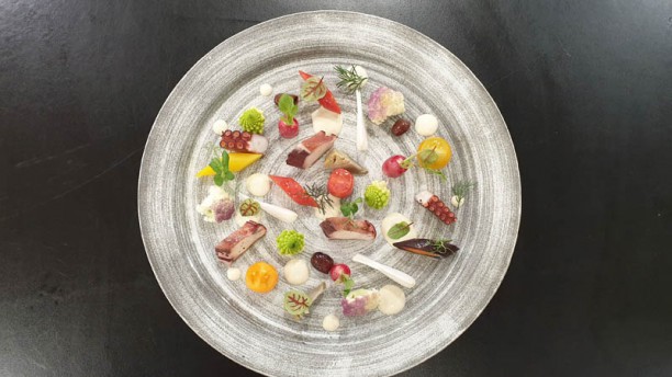 La Cabro d'Or - Michel Hulin Comme une « Anchoïade » camarguaise, poulpe confit et légumes de saison cuits et crus