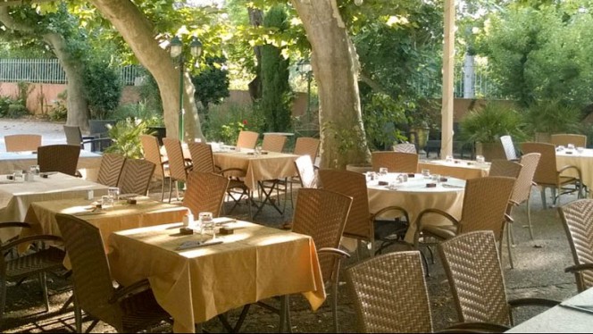 Hotel Restaurant la Ferme - Restaurant - Avignon