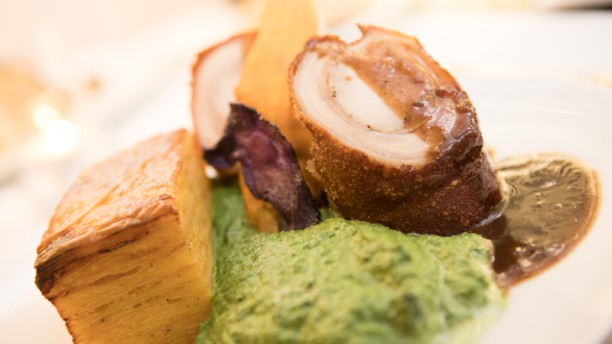 Astória Barriga de leitão crocante