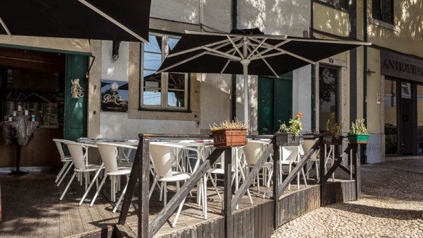 Le Petit Café Esplanada