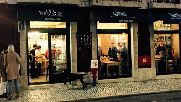 The Wine Cellar Entrada