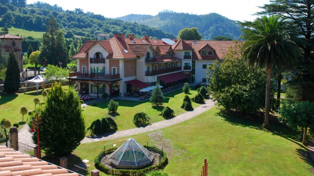 Restaurante El Jardín del Balneario de Puente Viesgo en 