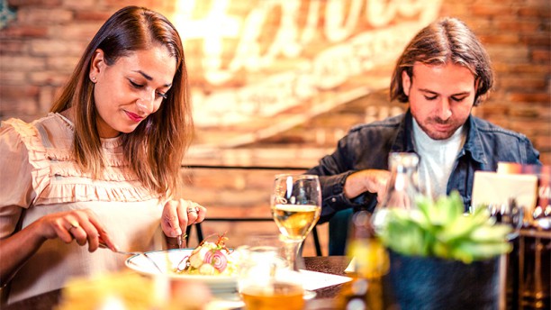 Vad är den genomsnittliga dating tid innan de blir engagerade