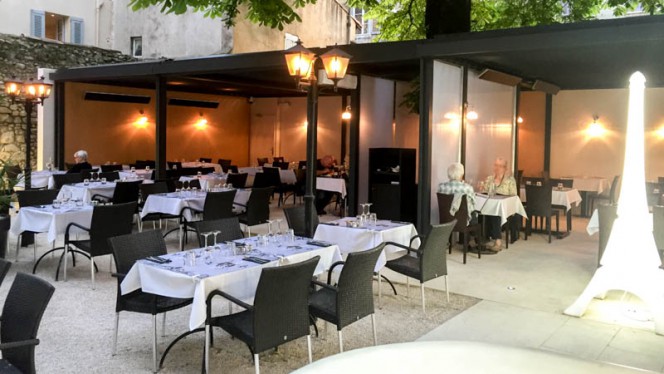 La Cour d'Honneur - Restaurant - Avignon