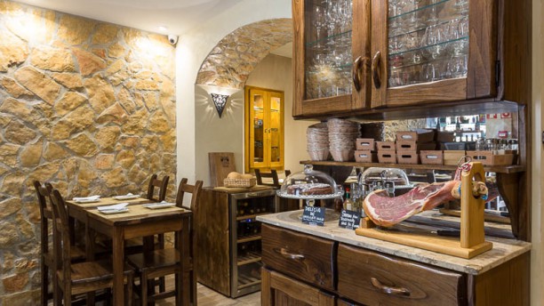 Tasquinha Serrana Vista do interior