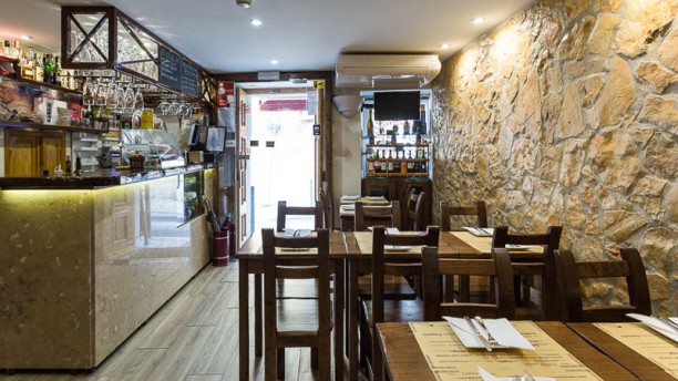 Tasquinha Serrana Vista do interior